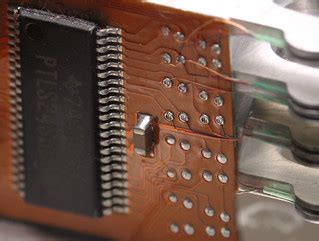 Hard drive chip | This chip is inside a hard drive, on the s… | Flickr