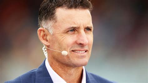 Cricket 2021: Mike Hussey 'zipped into body-bag', Covid-19 - Yahoo Sport