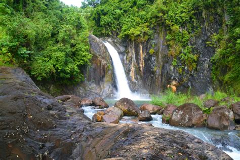 Tinago Falls is Gorgeous With its Rock Formations | Travel to the Philippines