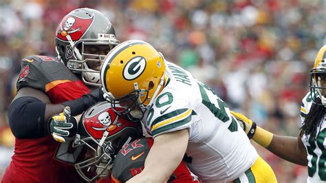 Packers vs. Buccaneers Final Score: Green Bay wins 20-3, seals playoff ...