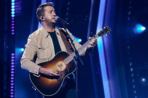 Luke Bryan Brings the 2021 CMA Awards 'Up' With His Performance