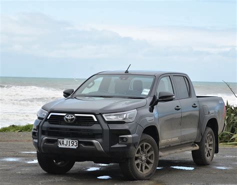 Toyota Hilux 4WD SR5 Cruiser: New tricks for the top dog — Motoringnz