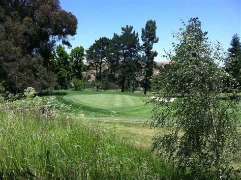 Franklin Canyon Golf Course in Hercules