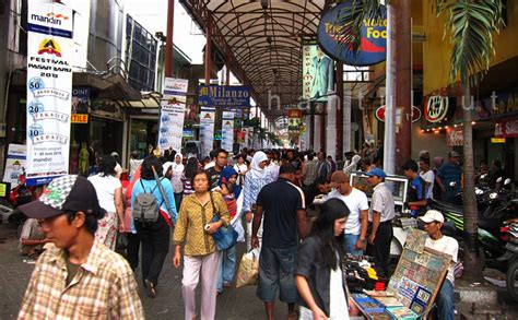 Shopping Guide: Pasar Baru Jakarta - Indoindians.com