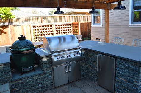 Petaluma Project- BBQ Island with Firemagic grill, outdoor fridge and Big Green Egg’s nest ...