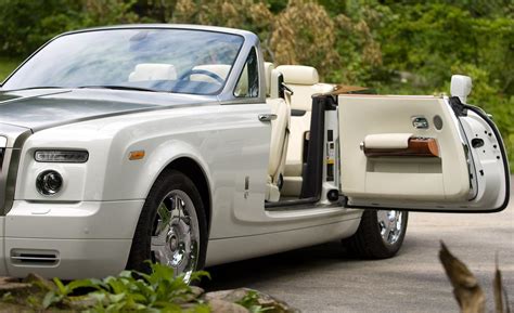 Rolls-Royce Phantom Drophead Coupe - Information and photos - MOMENTcar