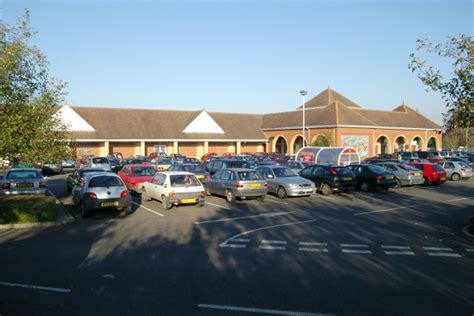 Tesco Store, Exe Vale, Exeter © Kevin Hale :: Geograph Britain and Ireland