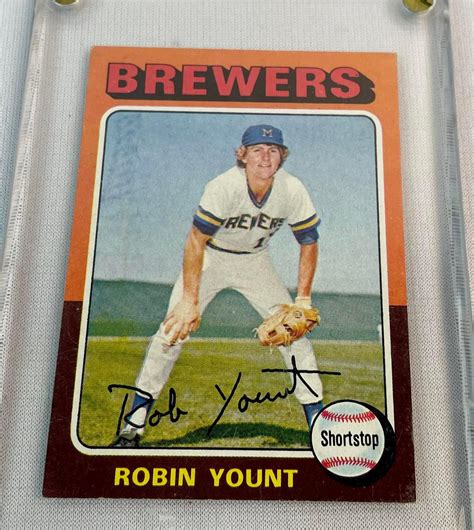 Lot - 1975 Topps #223 Robin Yount Milwaukee Brewers Rookie Card