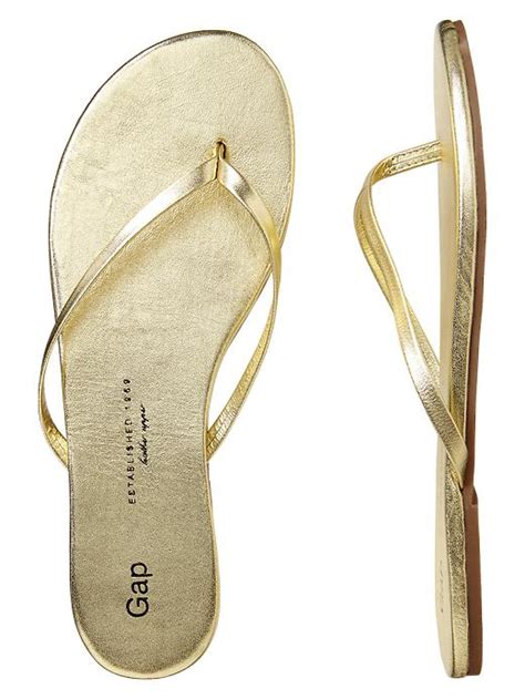 Gap Leather Flip Flops in Gold | Lyst