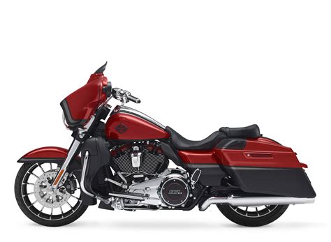 2018 Harley-Davidson CVO Street Glide Review • TotalMotorcycle