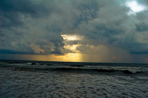 Tamilnadu Tourism: Neelankarai Beach, Chennai