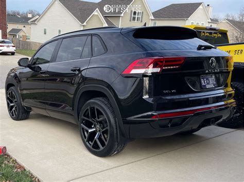 2023 Volkswagen Atlas Cross Sport with 22x10 30 Neuspeed Rse103 and 275/40R22 Nitto Nt420v and ...