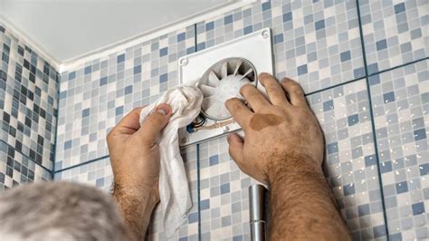 Should Bathroom Exhaust Fan Ducts Be Insulated? (3 Reasons Why) – Best ...