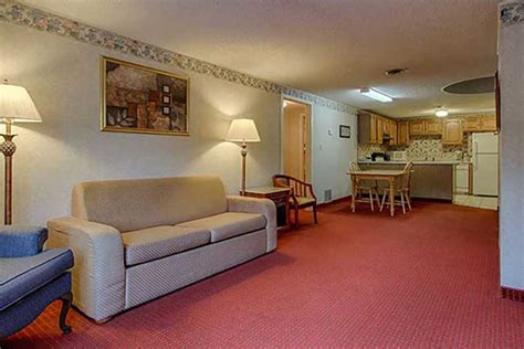 Our Gatlinburg Hotel Rooms - Gatlinburg Hotel - River Edge Motor Lodge - Motels in Gatlinburg TN