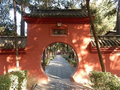 How to visit White Horse Temple, Luoyang - thetripgoeson