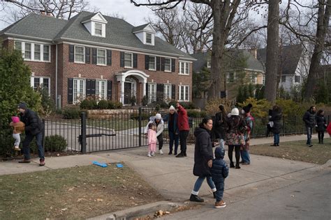 The ‘Home Alone’ house still draws tourists to Winnetka, Illinois - The Washington Post