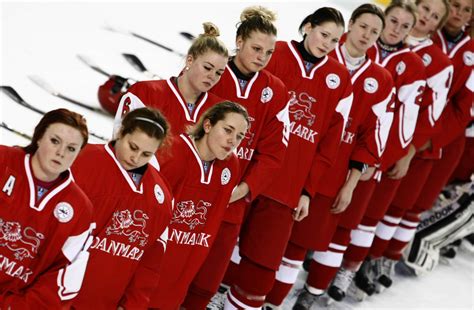 Danish Ice Hockey Union extend contract of women's head coach Glader
