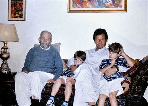 IMRAN KHAN: IMRAN KHAN WITH HIS SONS