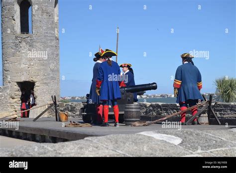 Castillo de San Marcos-Cannon Firing Reenactment-3 Stock Photo - Alamy