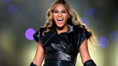 Beyonce makes surprise appearance at Country Music Awards | New Straits ...