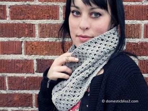 Shell Stitch Crochet Cowl Scarf – Share a Pattern