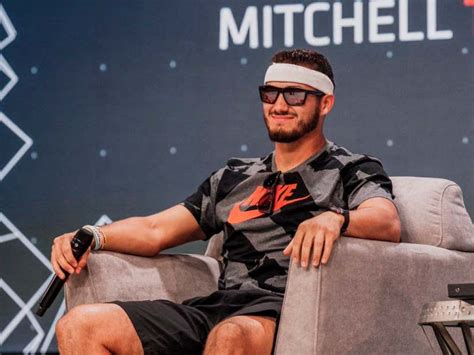 Flipboard: Jim McMahon Gives Trubisky A Headband & Sunglasses In The ...