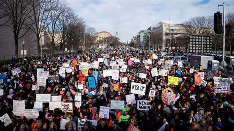 A 360-Degree View of the March for Our Lives Protest - The New York Times