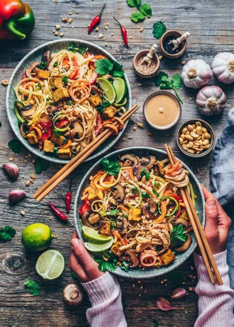 Vegan Pad Thai with Veggie Noodles & Tofu - Bianca Zapatka | Recipes