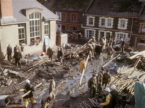 Aberfan wives say Queen ‘came at the right time’ after disaster | Express & Star