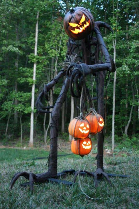 21 Incredibly creepy outdoor decorating ideas for Halloween