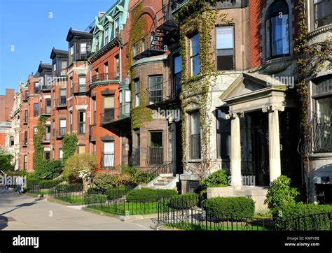 Brownstone house boston hi-res stock photography and images - Alamy