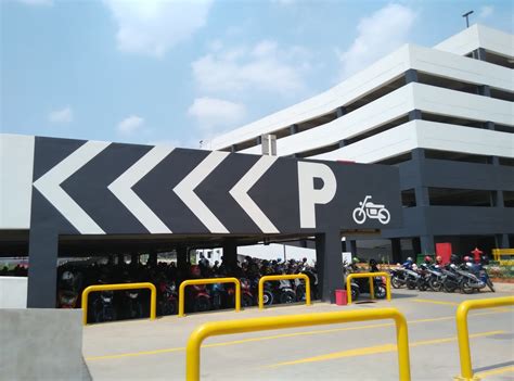 Parkiran Motor Summarecon Mall Bekasi – Roda2Part