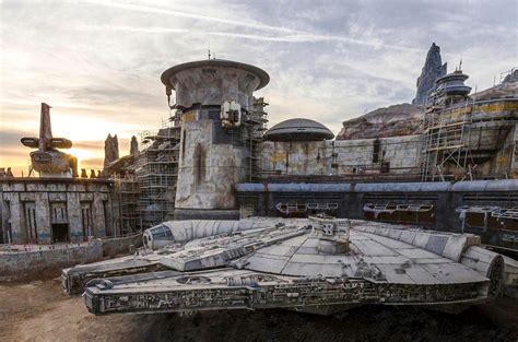 Disney Reveals First Image From Disneyland's Star Wars: Galaxy's Edge | Digital Trends