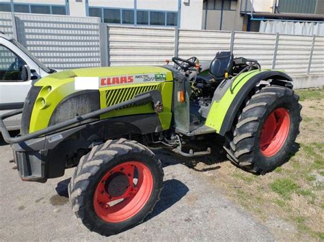 Lot Claas farm tractor