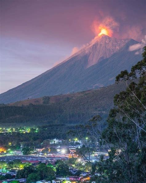 Impresionante, EL volcán de Fuego. Así es mi tierra Guatemala - Facebook | Natural landmarks ...