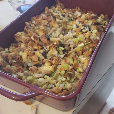 Bread and Celery Stuffing - Crockpot Girl