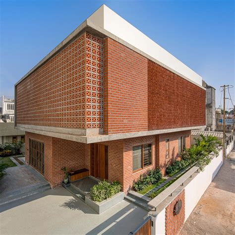 Brick Screen House / MS DESIGN STUDIO | ArchDaily