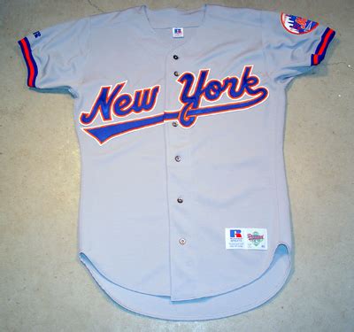 Must Read: Uni Watch history of Mets uniforms – The Mets Police