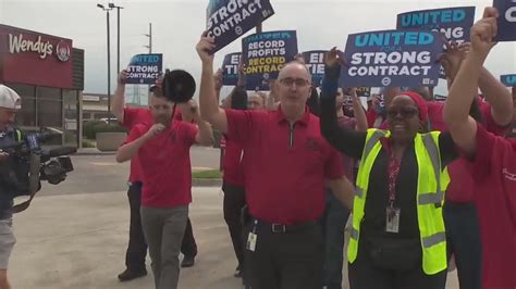 UAW's Fain reveals details of Stellantis tentative agreement | FOX 2 ...