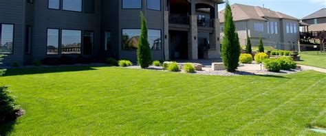 Lawn Care Services in Omaha, Elkhorn, & Bennington, NE | Groundscapes, Inc.