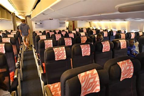 Air France Boeing 777 300ER economy class cabin | Air france, Boeing 777, Boeing