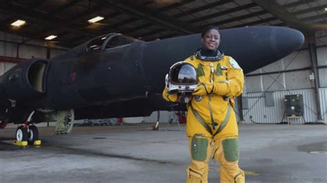 U-2 spy plane pilot makes history at Beale AFB