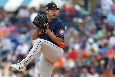 Astros' Justin Verlander could miss start of season with injury