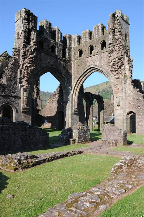 Ruins of Llanthony Priory © Philip Halling cc-by-sa/2.0 :: Geograph ...