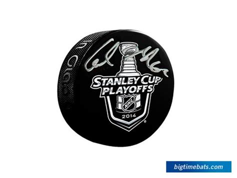 Carl Hagelin Signed Stanley Cup Puck and Display Case - Big Time Bats