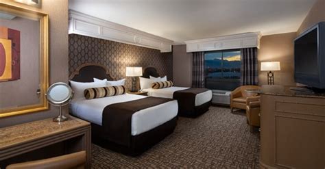 Hotel rooms at the golden nugget - niomtrace