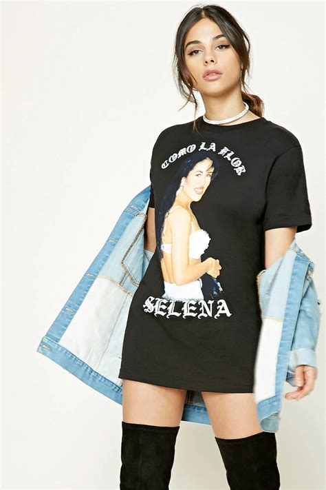 Como La Flor Selena Band Tee - ShopperBoard