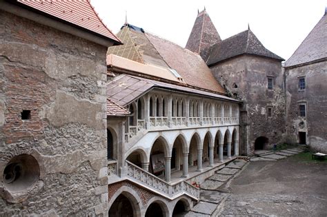 Corvin Castle, Transylvania, Romania (with Map & Photos)