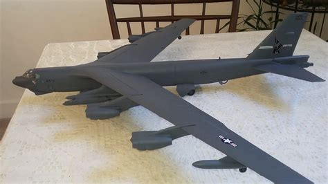 B-52G Stratofortress -- Plastic Model Airplane Kit -- 1/72 Scale ...