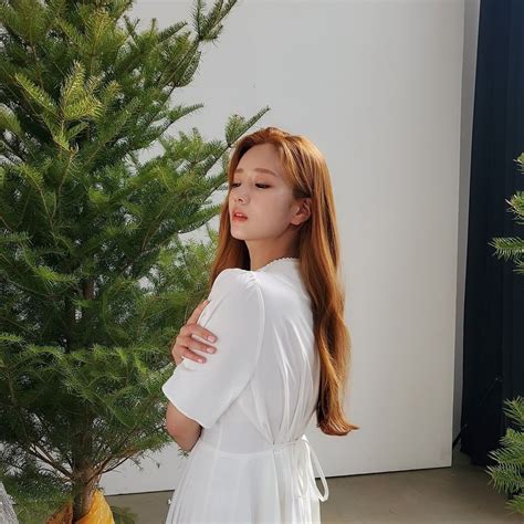 Yoon Bomi Apink in 2021 | White dress, Fashion, Apink